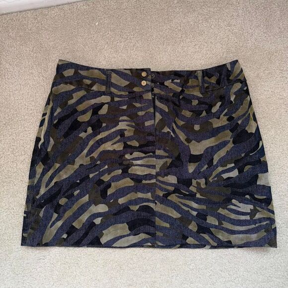 Camo Print Bodycon Mini Skirt – Size S - Picture 3 of 4